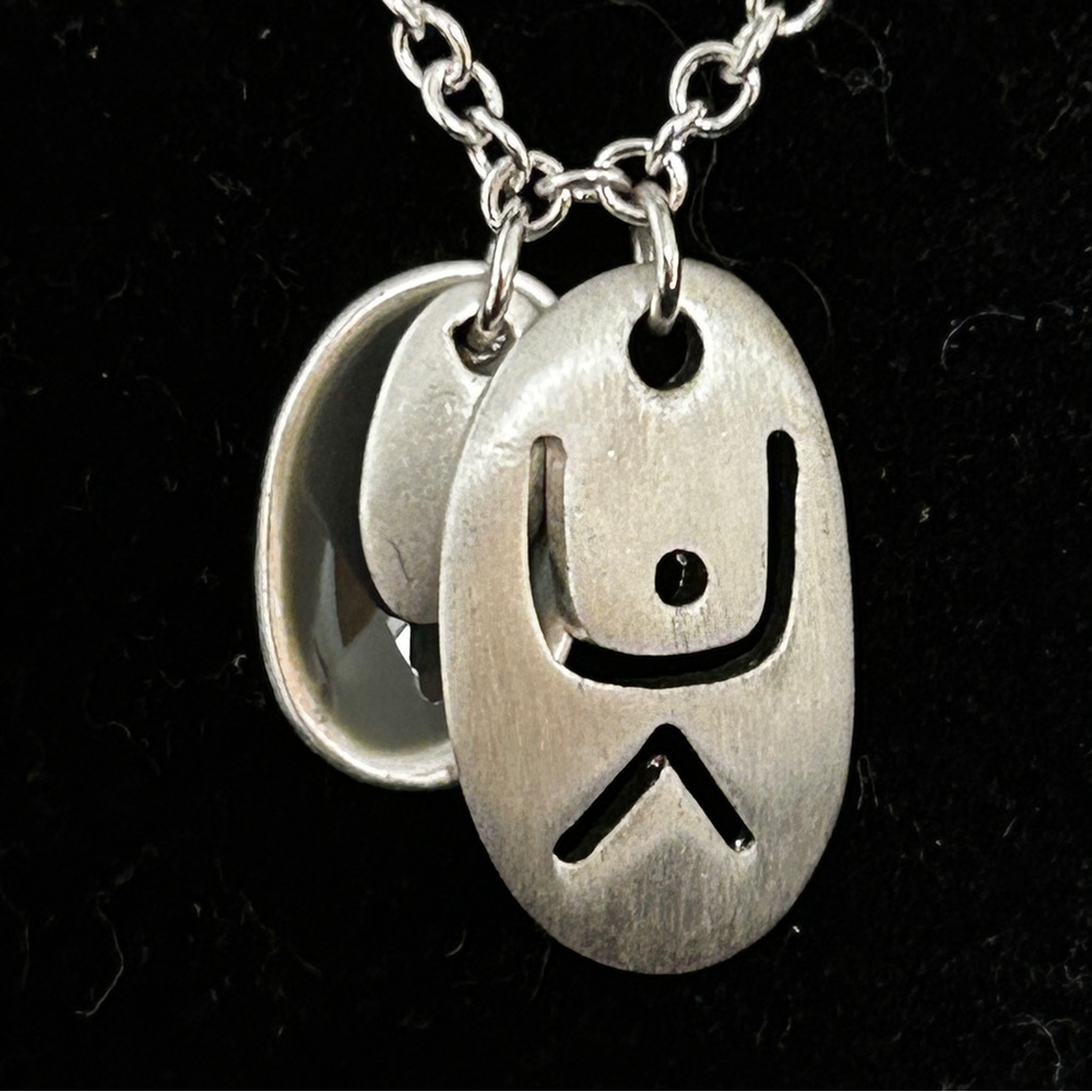 Vintage Unbranded “Hands in the Air” Charm Necklace